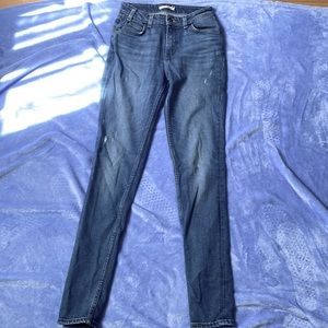 LEVI Strauss &Co